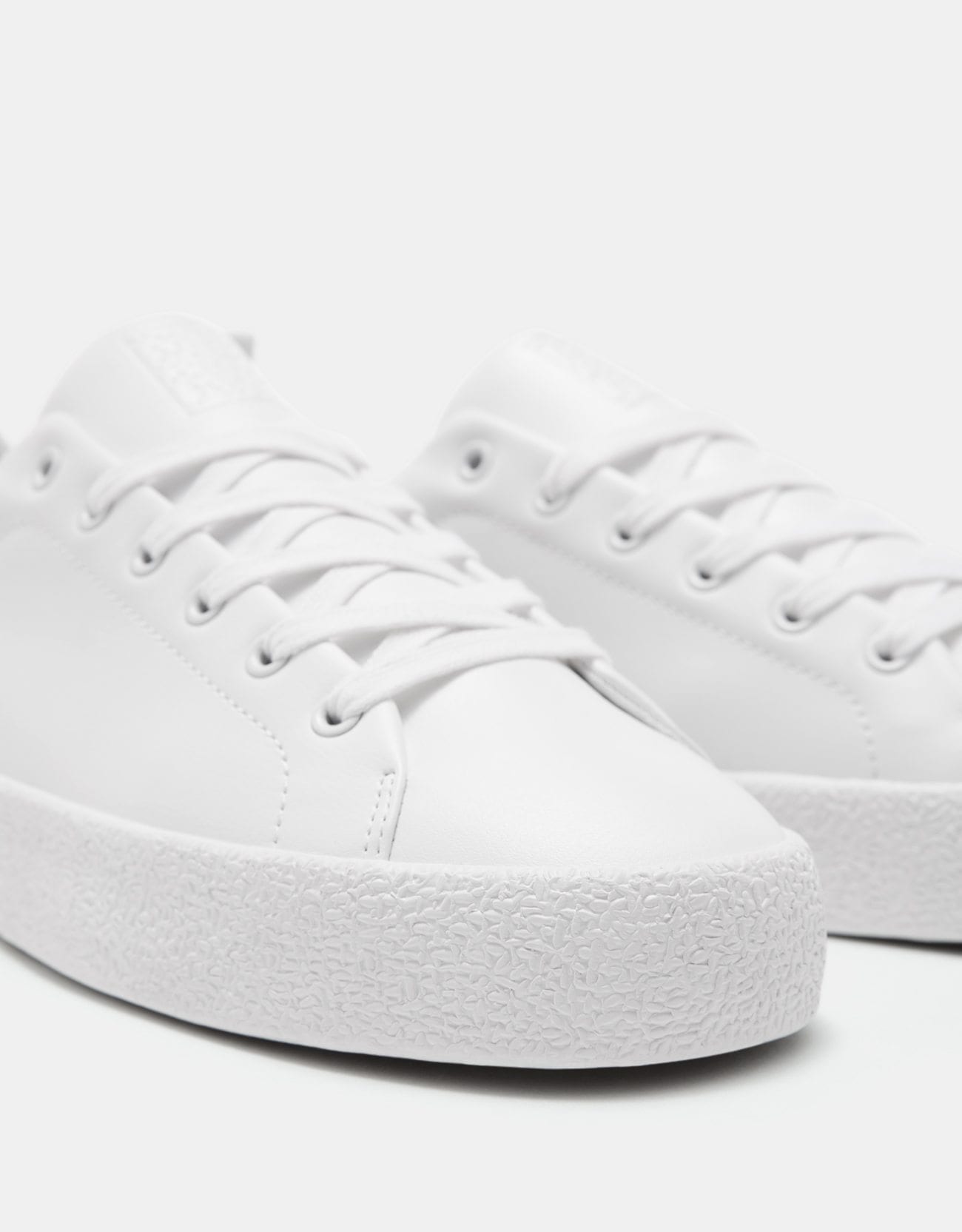 White Textured Sneakers - Imagem 4